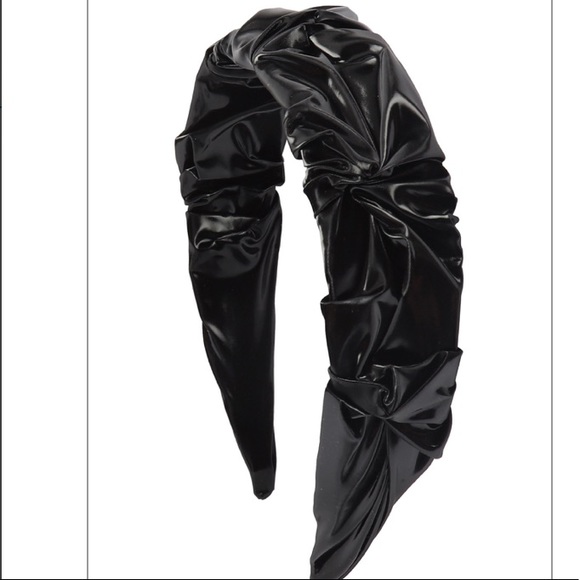 Trendy boutique Accessories - Black WRINKLED FASHION HEAD BAND, New!🖤